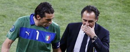 第一“万金油”将续约：能左能右能边能中，他是国米稳定保证（国米头号多面手将续约：左右通吃、边中皆能，他是蓝黑军团的稳定保障）