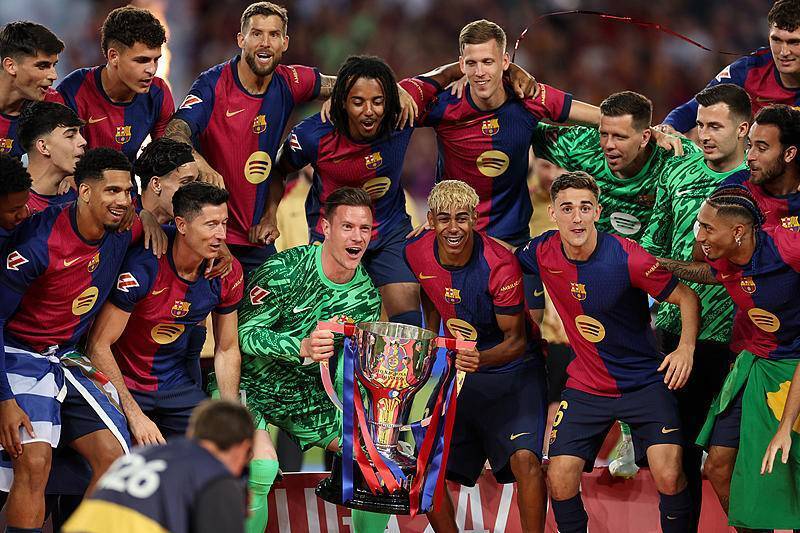 凌晨4点：欧冠19亿欧元对决，利物浦19人战国米，萨拉赫被弃！（今晨4点欧冠19亿欧元巅峰对决：利物浦19人迎战国米，萨拉赫无缘名单）