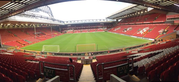 贝克汉姆观看迈阿密国际训练，与梅西、德保罗拥抱（贝克汉姆现身迈阿密国际训练，与梅西和德保罗热情相拥）