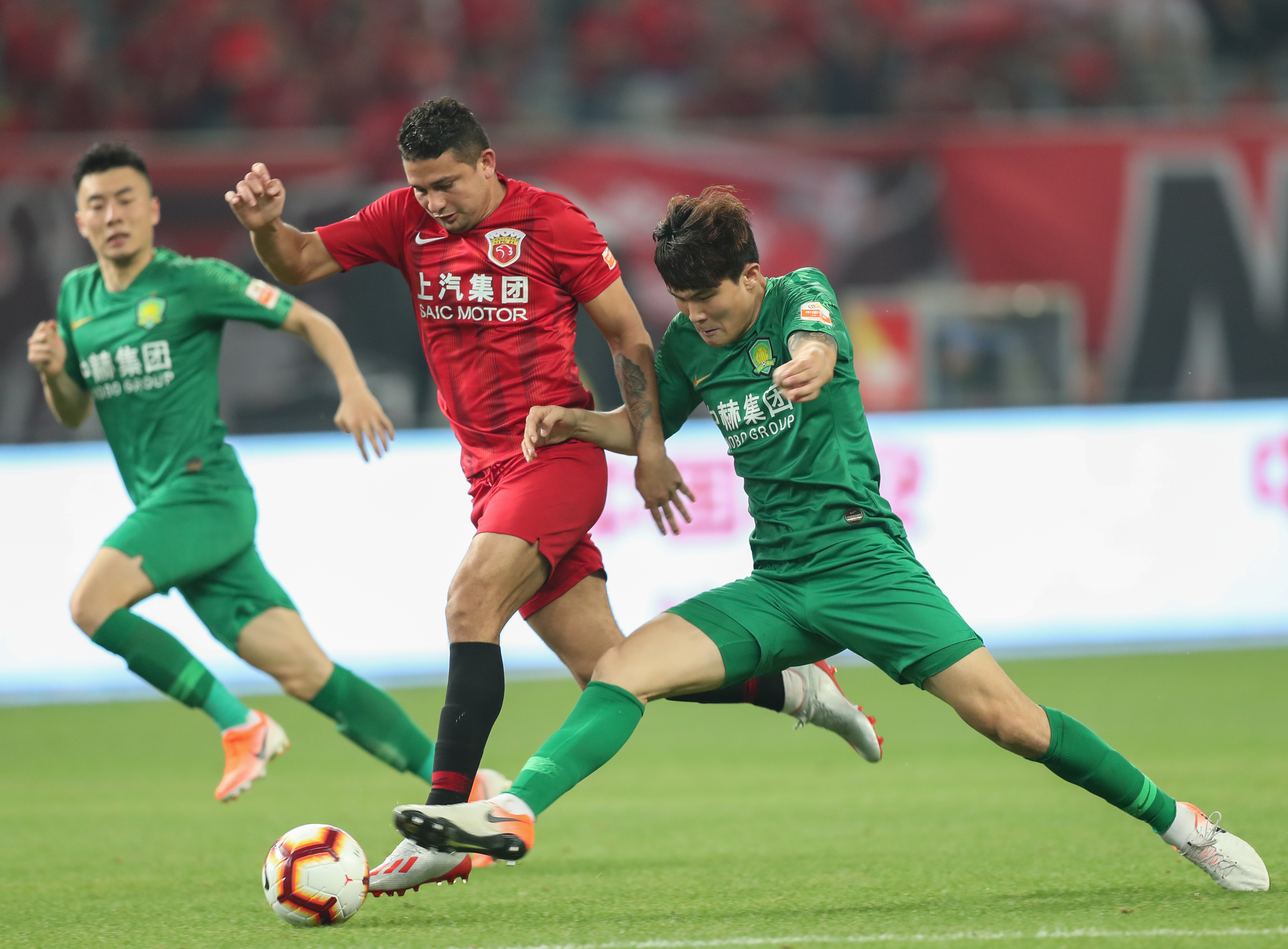 克罗斯：皇马与曼城都缺乏中场控制力；英超球队客场表现下滑（克罗斯称皇马、曼城中场控制不足，英超球队客场成绩走低）