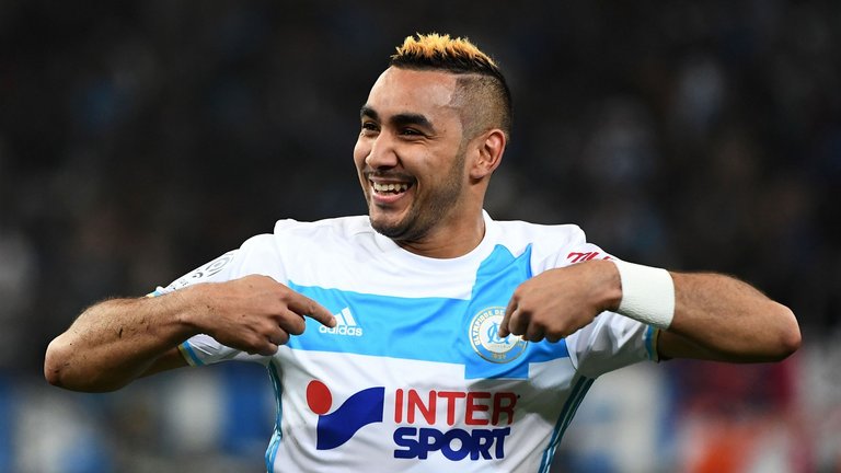 吉拉西多特生涯欧冠已打入15球，队史仅次于罗伊斯和莱万（吉拉西欧冠为多特打入第15球，队史仅逊罗伊斯与莱万）