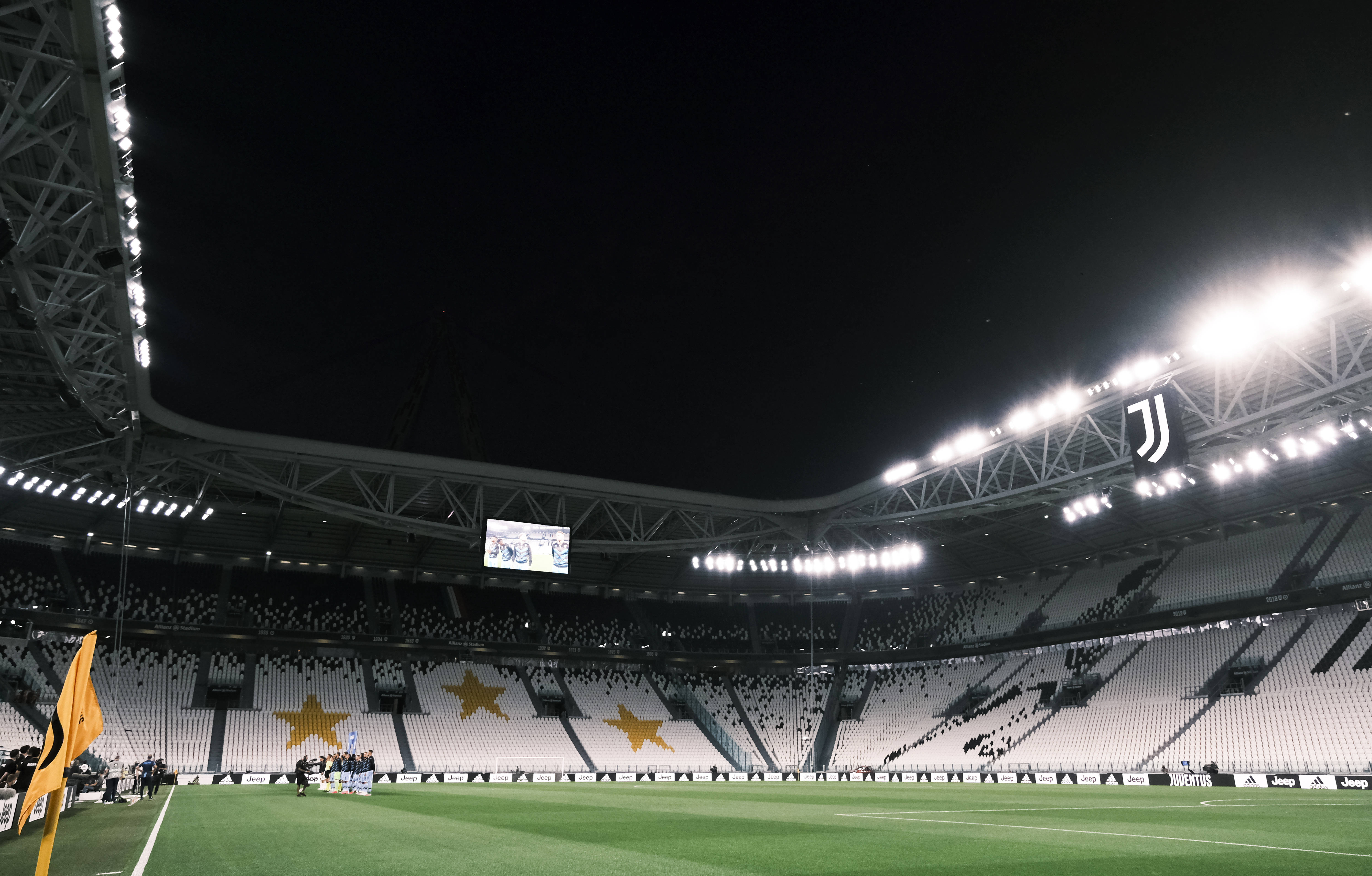 中足联俱乐部财务约定：若签阴阳合同俱乐部将降级，球员禁赛两年（中足联财务新规：俱乐部若涉阴阳合同将被降级，相关球员禁赛两年）