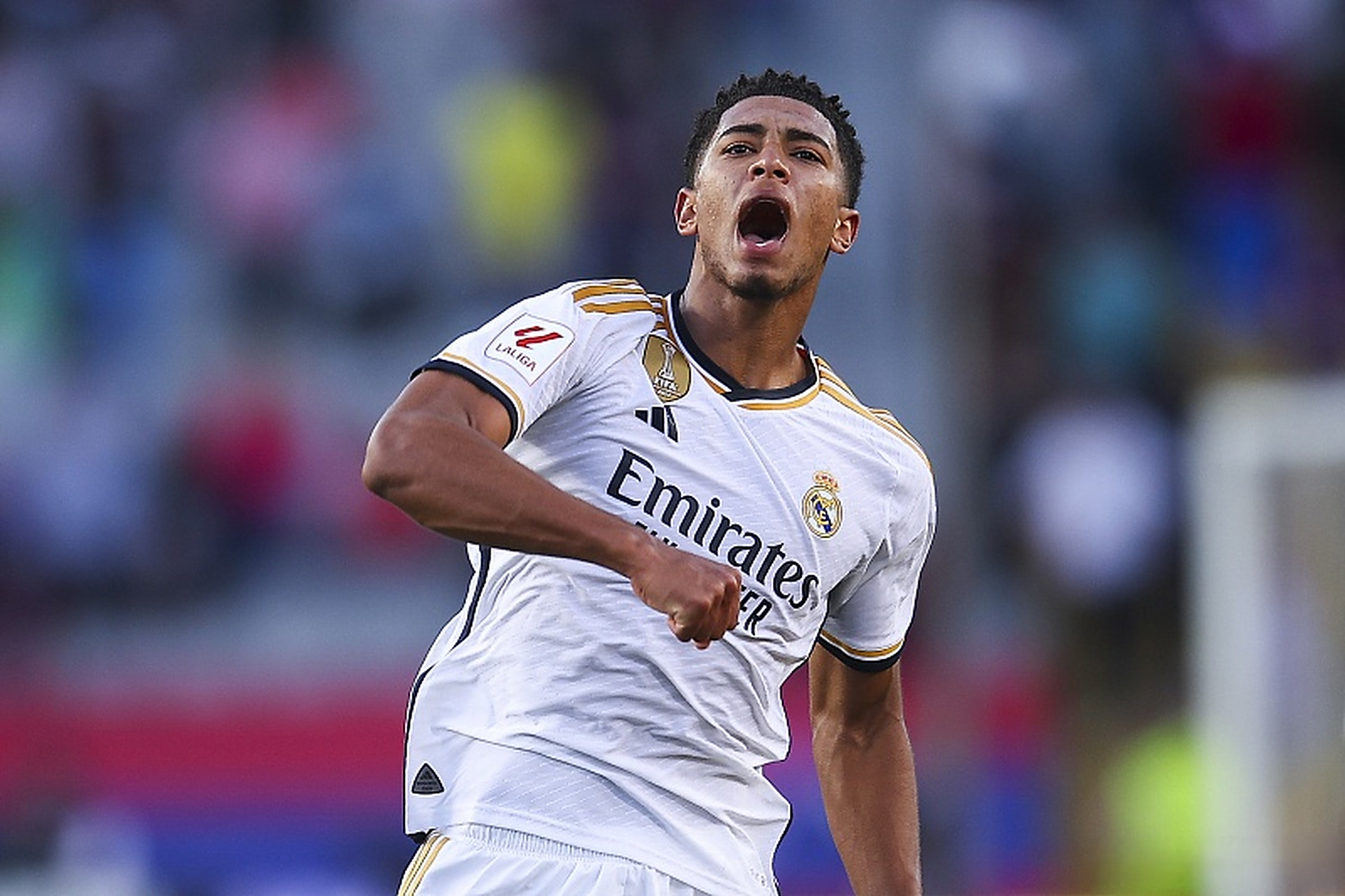 詹姆斯篮下连续得分（詹姆斯篮下连连得手）