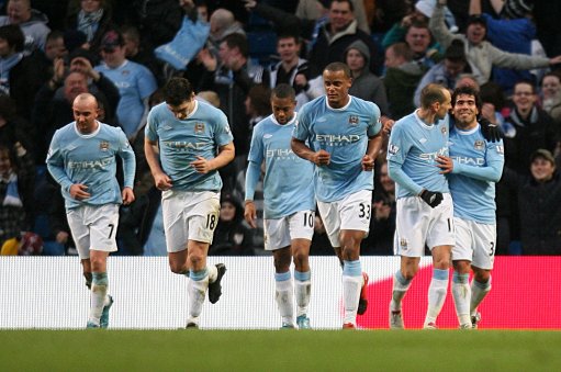 欧洲足球一夜疯狂：水晶宫绝杀，多特6轮不败，罗马爆冷（欧陆足坛今夜沸腾：水晶宫补时绝杀，多特六轮不败，罗马爆冷失利）