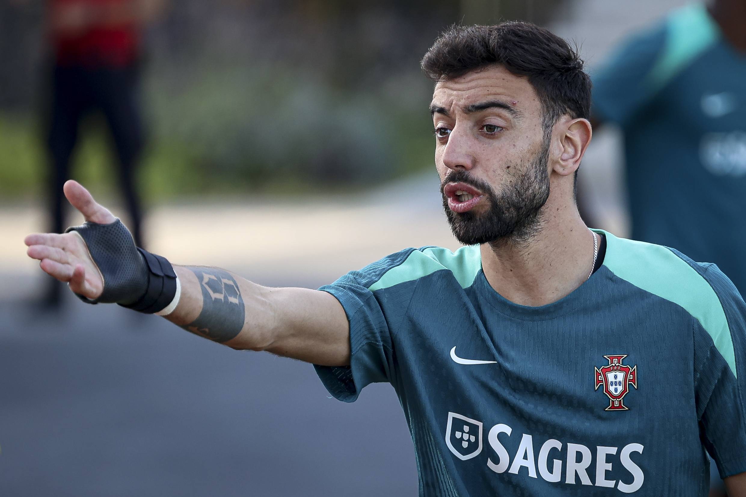 记者：伊萨克已回归纽卡训练，本周他将与俱乐部讨论未来（记者：伊萨克重返纽卡训练，本周将与俱乐部商讨未来规划）