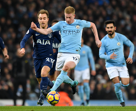 北京时间12月10日凌晨04：00，2025／26赛季欧冠联赛阶段第六轮的一场关键对决将在诺坎普球场上演。（欧冠2025／26第六轮关键战诺坎普打响，北京时间12月10日04：00开球）