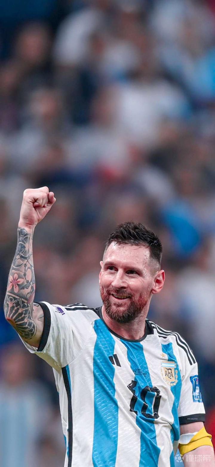 懂球帝2025年11月MVP候选出炉：姆巴佩、哈兰德领衔，莱万在列（懂球帝公布2025年11月MVP候选名单：姆巴佩、哈兰德领衔，莱万入围）