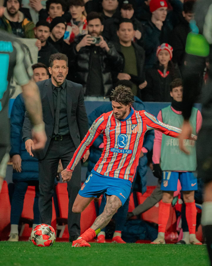 【头条】阿莱斯·奥帕特尔尼主场登顶环球马术冠军赛布拉格季后赛1.45米争时赛