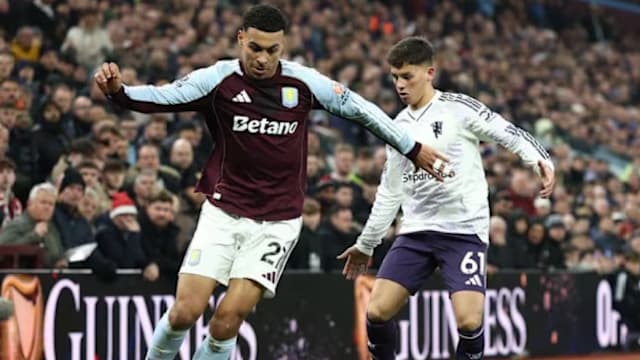 点射得分，凯文-迪克斯成为历史首位在德甲进球的印尼球员（凯文-迪克斯点球破门，成为德甲史上首位进球的印尼球员）