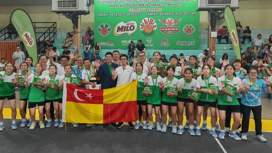 阿莫林头大了！曼联1-1又爆冷：英超7队争四差3分，1队成大黑马（1-1又翻车！曼联失分令阿莫林犯难：英超前四之争7队仅差3分，一队跃升大黑马）